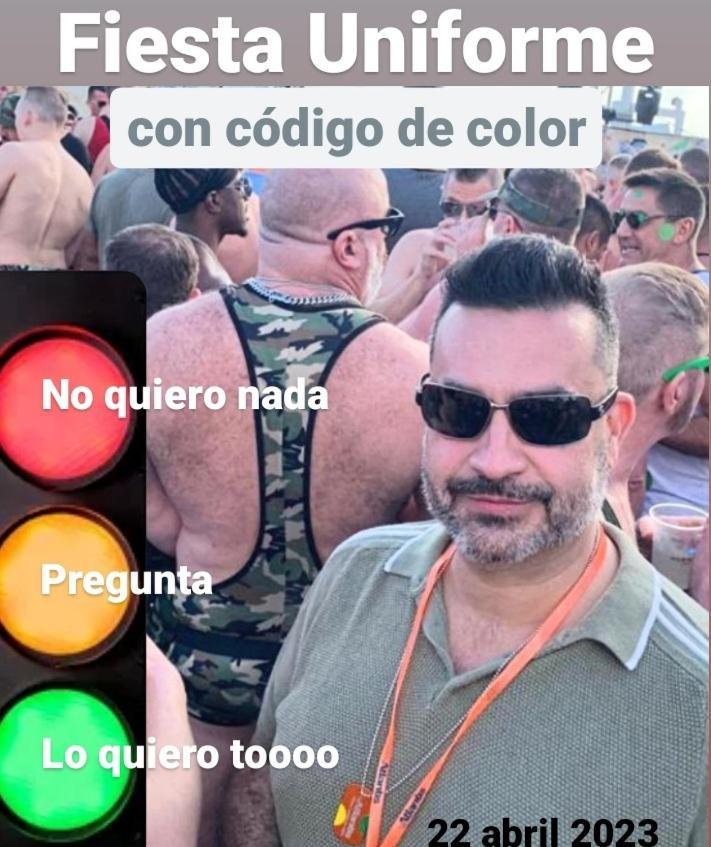 La Casona De Castilnovo - Gay Men Only Guest House Valdesaz Luaran gambar