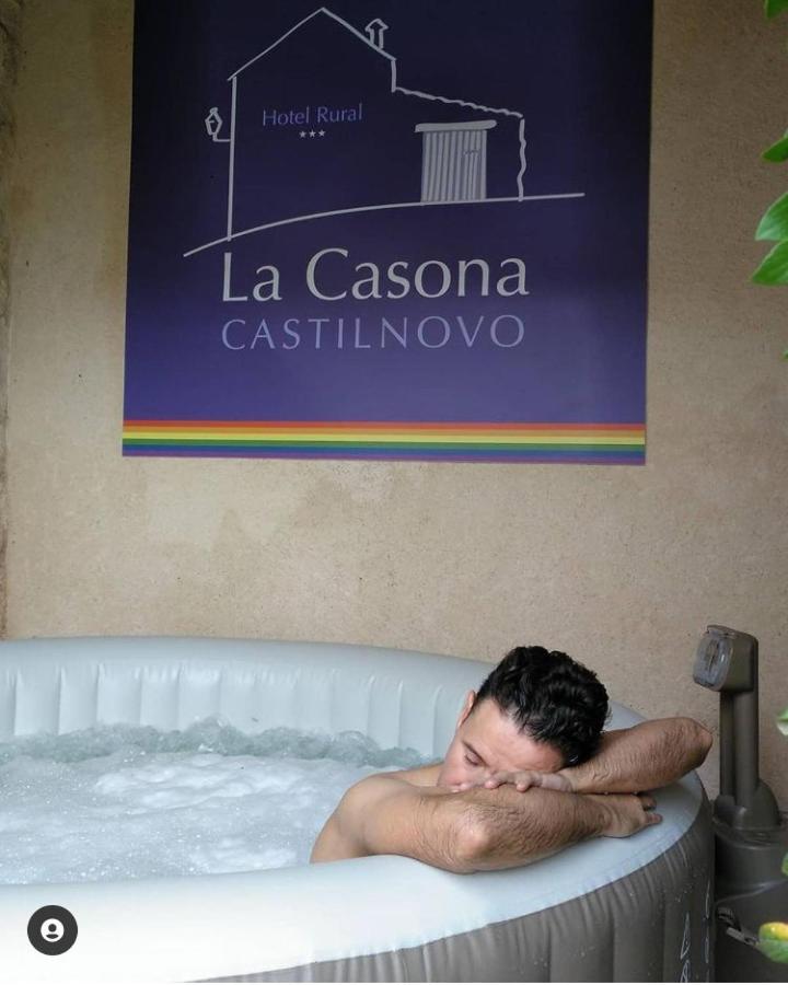 La Casona De Castilnovo - Gay Men Only Guest House Valdesaz Luaran gambar