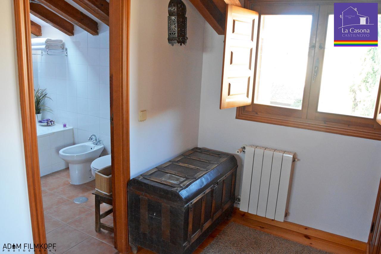 La Casona De Castilnovo - Gay Men Only Guest House Valdesaz Luaran gambar