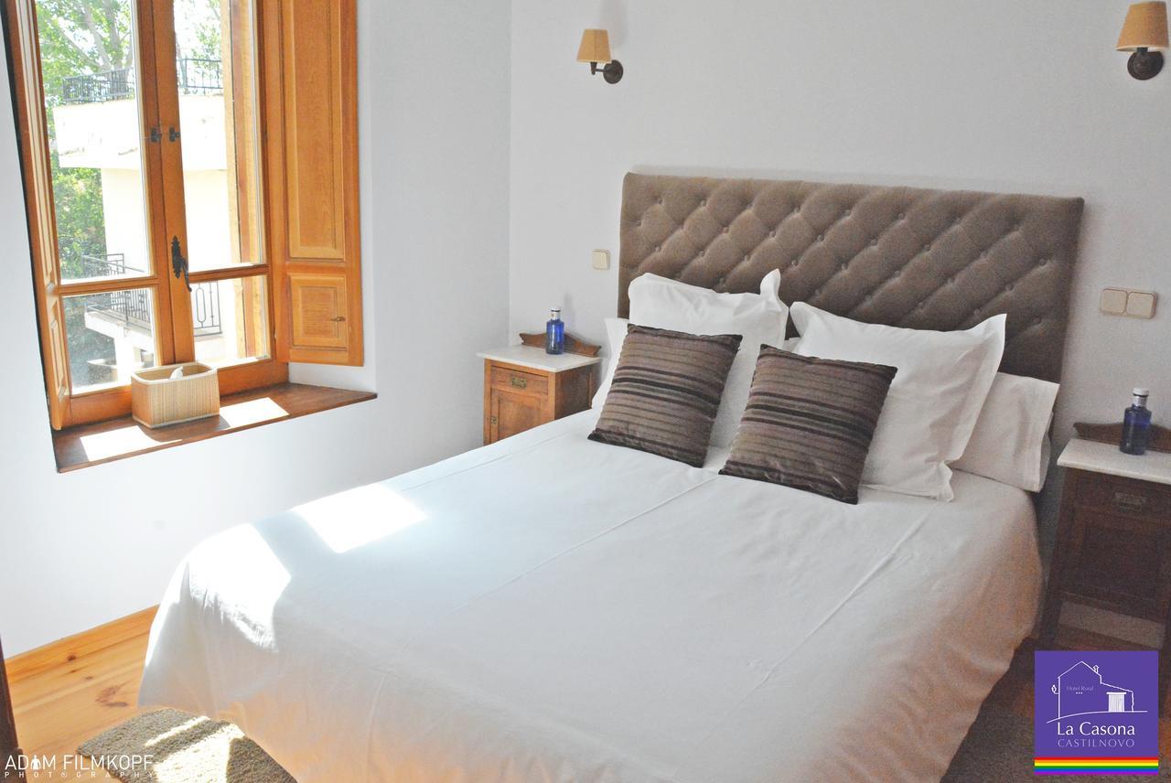 La Casona De Castilnovo - Gay Men Only Guest House Valdesaz Luaran gambar